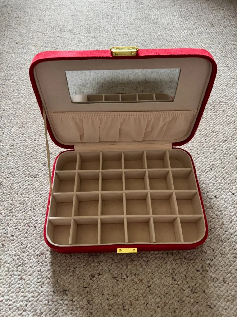 Red Suedelike Covered Jewelry Box 10
